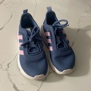 Girls adidas cloudfoam tennis shoe size 12